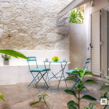 Embassy Studio By Lobbysquare Atene Esterno foto