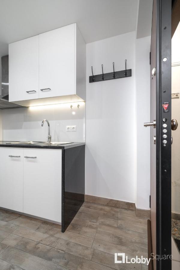 Embassy Studio By Lobbysquare Atene Esterno foto