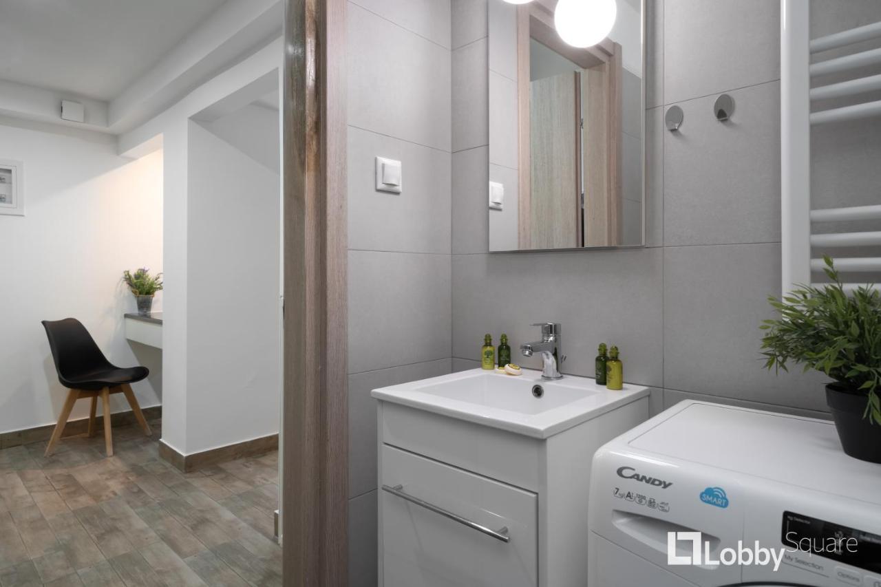 Embassy Studio By Lobbysquare Atene Esterno foto